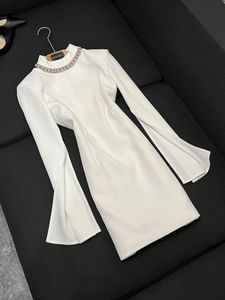 2024 Autumn White Solid Color Beaded Dress Long Sleeve Stand Collar Rhinestone Short Casual Dresses O4W212818