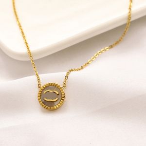 Designer 18K Gold Plated Letter Pendant Necklace Chain Luxury Design Elegant Round Pendant Choker Brand Halsband för kvinnor Bröllopsfestgåvor smycken 20stil