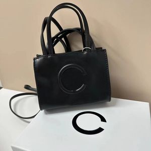 TOTE TOAK Designer Torba duża pojemność wszechstronna torebka Minimalistyczna wypoczynek Crossbody Black Commuter Letter Pakiet Wysokiej jakości skórzana tekstura Mała kwadratowa torba