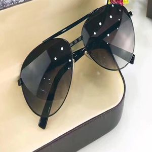 Klassiska pilot solglasögon svart grå skuggade modeglasögon des lunetter de soleil män vintage solglasögon uv400 skydd med ruta 274k