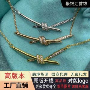 Designer's Brand Gold plating Material 925 Silver Simple and Fashionable Advanced Design with Diamond Knot Necklace