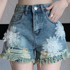 Shorts femininos ZXRYXGS Roupa de jeans retro angustiada 2024 Diamantes cravejados Moda de flores brancas tridimensionais