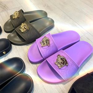 Kadın adam tazz terlik katır sandal tasarımcısı ayakkabı yaz plaj slayt metal logo loafer kaydırıcılar açık ayakkabılar lüks turuncu ayakkabılar düz topuk kristal flips sandale