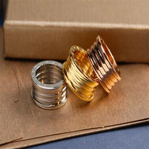 Europäischer und amerikanischer Klassiker Spring Titanium Stahl Roségold Ring Männer und weibliche Paare Index Finger Ring Mode Persönlichkeit Advanced Ring