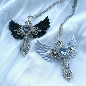 Pendant Necklaces Gothic Sexy Accessories Wings Cross Pendant Necklace Y2K Jewelry Heart shaped Crystal Necklace Punk Charm Necklace S2452206