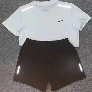 남자 스포츠웨어 Nake Tech Suit Short Shorts 2 피스 남자 여자 체육관 착용 인쇄 빠른 건조 통기성 캐주얼 스포츠웨어 농구 티셔츠