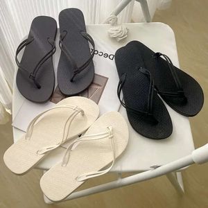 flip-flops yyds kvinnlig sommar 2024 casual wear icke-halkbad sandaler strandskor mode par klipp 5aa