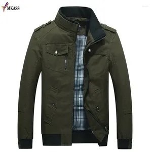 Mäns jackor 2024 Casual Men Winter Denim Jacket Militär armé Soldat bomull Mannmärke