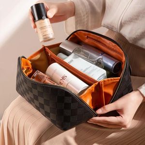 Bolsas de cosméticos Casos de organizadores Bolsa feminina travesseiro externo à prova d'água Up Toalenetries maquiagem Mulheres xadrezes fazem armazenamento