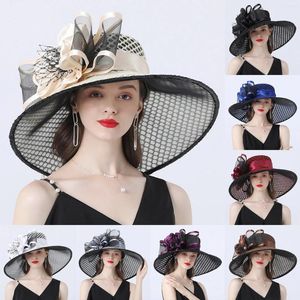 穴のある太陽の結婚式のお茶会の魅力を持つ女性のための広い縁の帽子帽子屋外サンハットを使用する