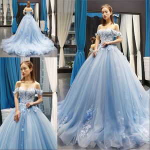 Abiti da ballo di Quinceanera blu cielo Off a spalla 3d Fiori Appliques Sweet 16 Abiti da ballo Abiti da festa Vestidos 299u