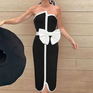 Swimwear femminile 2024 Black Bianco Spillamento Spirizzato da bagno Elegante Cintura Top Bow Cintura Bikini Scapa alla spiaggia alla moda irregolare Scapatura da bagno vintage T240523