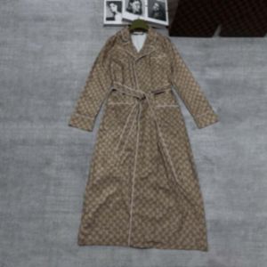 Designer de roupas de sono feminino unissex g vintage bobe robe clássico de impressão noturna emparelhada com tubulação casual elegante casal usa roupas