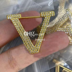Letter Rhinestone Brooches Pins Retro Golden Metal Brooches Breastpins For Lady Top Jewelry