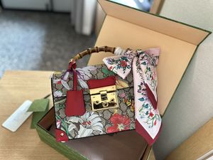 Printed series, high-end bamboo joint small box, shoulder strap with a key lock chain design that can be directly retrieved from the collection design.