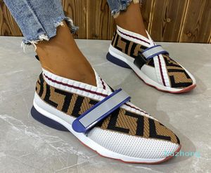 21SS Speed ​​Mesh Shoes Sneakers Trainer Shoes Män kvinnor Black White 20 Luxury Sock Breattable Sneaker 35458499730