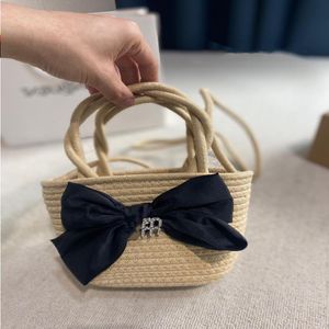 Torby mody tkające torbę plażową Rattan Totes Summer Crossbody Bags skórzane koszyk dama podróżna projektant warzyw ręcznie robany