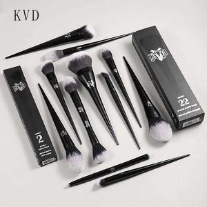 Makeup Brushes Kat von D Makeup Brush Set och Kit Basic Powder Blusher Highlight Concealer Powder Sculpture Eye Shadow Brush KVD Brand Makeup Brush Q240522