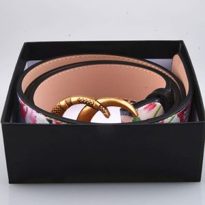 Cintos de designer de luxo Snake Mulher com letra Casual Smoothneedle Fivelel Belt Largura 3 8cm Caixa de Chapeiro de Altamente Qualidade 265U