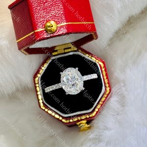Luxury Pigeon Egg Diamond Ring Högkvalitativ förlovningsringar för kvinnor Designer Kvinnlig bröllopsring Personliga damer smycken gåva