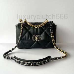 Umhängetaschen Einkaufstasche Designer -Tasche Kette Crossbody Frauen Klassiker CC 19 Klapppreis Luxus Lamskin Lederhülle Hochwertige Kupplung Brieftasche Rot4HyVP