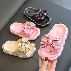 Children Slippers Girls Wearing Soft Soled Slippers Outside Cute Bow Anti Slip Bathroom Slippers Contrast Color Kid Slippers 240523