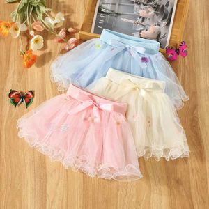 Юбки юбки летняя девочка вышитая цветочная девушка наполовину юбка для девочки сладкая мода короткая юбка WX5.21