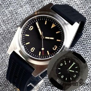 Relógios de pulso índice amarelo vintage 38mm Diver 200m à prova d'água NH35A PT5000 Homens Assista Wristwatch Green Lume Arched Sapphire Glass 298o