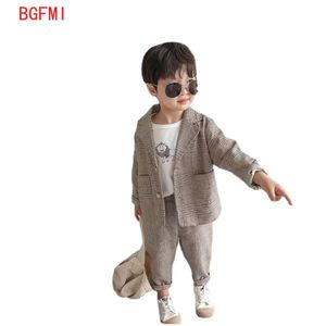 Kid Spring e Autunno Suit Boys Abito per bambini 2024 Abbigliamento per bambini Topvi casual + pantaloni 2 pezzi Set di abbigliamento formale L2405