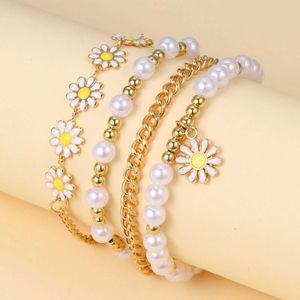 Bangle 4 Pieces/Set Fashionable Imitation Pearl Bead Daisy Chain Set Womens Bohemian Pendant Cuffs Armband smycken Tillbehör Q240522