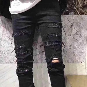 Men's Shorts Fashion Black Rhinestone Elastic Jeans Men Vintage Slim Denim Pencil Pants High Street Frayed Ripped Hole Casual Trousers J240522