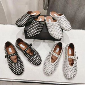 Womens flat dress Designer Women round toe Rhinestone Boat shoes Luxury leather crystal riveted buckle sandals comfortable ballet loafers shoe black white pink