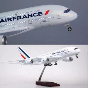 1/160スケール50.5cmエアバスA380エアフランスW字型LEDライトとホイールダイ鋳造プラスチック樹脂航空機240514