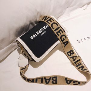 バッグサマーウィメンの財布とハンドバッグ2022新しいファッションカジュアルスモールスクエアバンバッグウエストバッグM43644ユニークなデザイナーショルダーメッセンジャーBA 205p