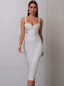 Podstawowe sukienki swobodne żeńska celebrytka seksowna biała koralika w szyku w stylu nutka krojona bandaż midi bandage sukienka 2023 Elegancka elegancka sukienka w klubie nocnym J240523