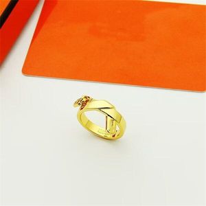 Love v Gold High Version Plating 18k Rose Gold Pig Nose Ring Wably Adminies Fashion Propeledile Design