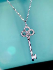 Designer's Brand 925 Pure Silver Crown Key Necklace for Women 18k Rose Gold Iris Sweater Chain Heart Pendant Collar