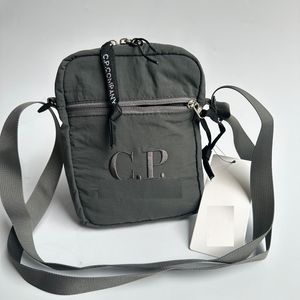 Männer einzelner Schulterkreuzkörper kleiner Multifunktionstasche Handybeutel Messenger Beutel Brustpackungen Unisex Sling Bag Schwarz