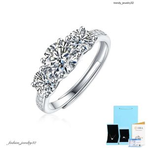 Anelli a grappolo anello sterling sier round 2,2 d Color Moissanite Wedding Engagement Gift Woman Fine Jewelr