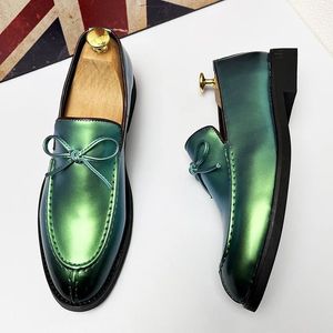 New Trendy Gentleman Pointed Patent Leather Shoes For Men Homecoming Dress Italy Designer Wedding Oxfords Zapatos Hombre Vestir Xqjas