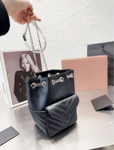 Tasarımcı sırt çantası lüks kova çanta omuz çantası kadın çanta mini çanta kadın deri zincir moda bayan çapraz vücut çantası cüzdan çantası yüksek kaliteli crossbody çanta beyaz