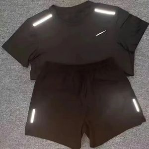 ملابس رياضية للرجال Nake Tech Suit Shorts من قطعتين للرجال للنساء الصالة الرياضية يرتدون طباعة سريعة الجافة الجافة غير الرسمية لركض كرة السلة لركض كرة السلة