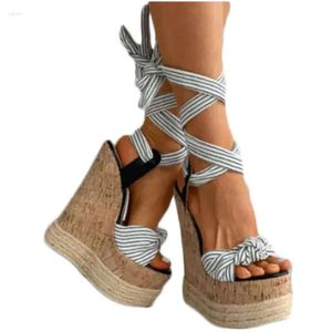 SHOISH High Women's Sandals Sandals أنيقة الكعب. حوالي 20 سم ارتفاع الكعب. حذاء صيفي. الأوتاد 35 13D. .