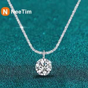 Pendant Necklaces NeeTim 2ct Mosonite Necklace Pendant S925 Sterling Silver Party Wedding Laboratory Diamond Gem Necklace S2452206