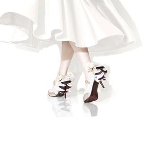 Luksusowe projektanty Pumpy Obcasy Slingback damskie sukienki buty sztylet oryginalne skórzane podglądanie stopa na wysokim obcasie gumowe mokasyna lady bankiet impreza bowknot niebieska biała z pudełkiem