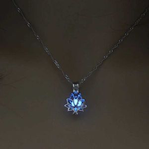 Pendant Necklaces Glowing Moon Lotus shaped Pendant Necklace Suitable for Womens Yoga Prayer Buddhist Jewelry S2452206