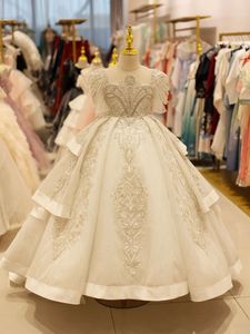 Jill Arabic White Girl Quinceanera Dresses Pärlor Pärlor Dubai Princess Klänning för barn Födelsedag bröllopsfest J095 L2405