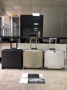 RMWデザイナー荷物搭乗箱新しくアップグレードされたTSAロックミュートホイールアルミニウムビジネススーツケースパイロットコンテナ炭酸塩16インチ