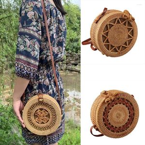 Stume a tracolla 2024 Fashion Beach Circle Wood Wound Round Retro Rattan Pagning Borse Cross per donne Sac Paille Femme#MM68