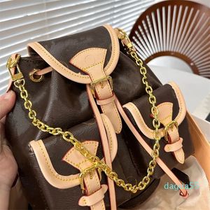 24SS Women's Luxury Designer Backpack Tote Shopping Shopping da donna Pulnamandata Cross Cola di moda Outpack esterno 23 cm